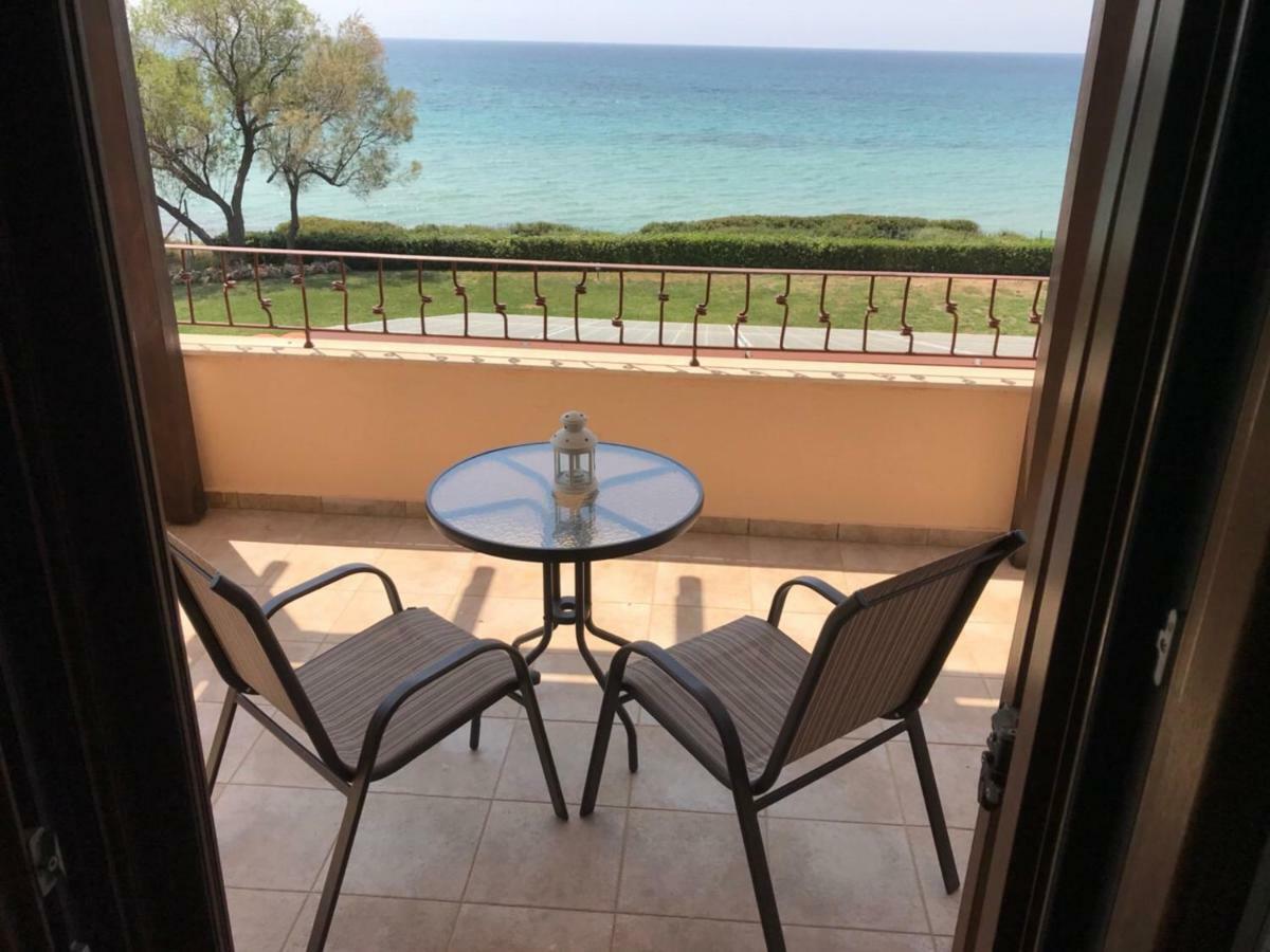 M Varkes Villa Nea Moudania Exterior foto