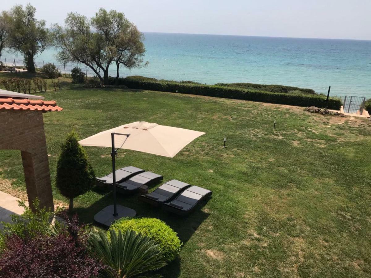 M Varkes Villa Nea Moudania Exterior foto